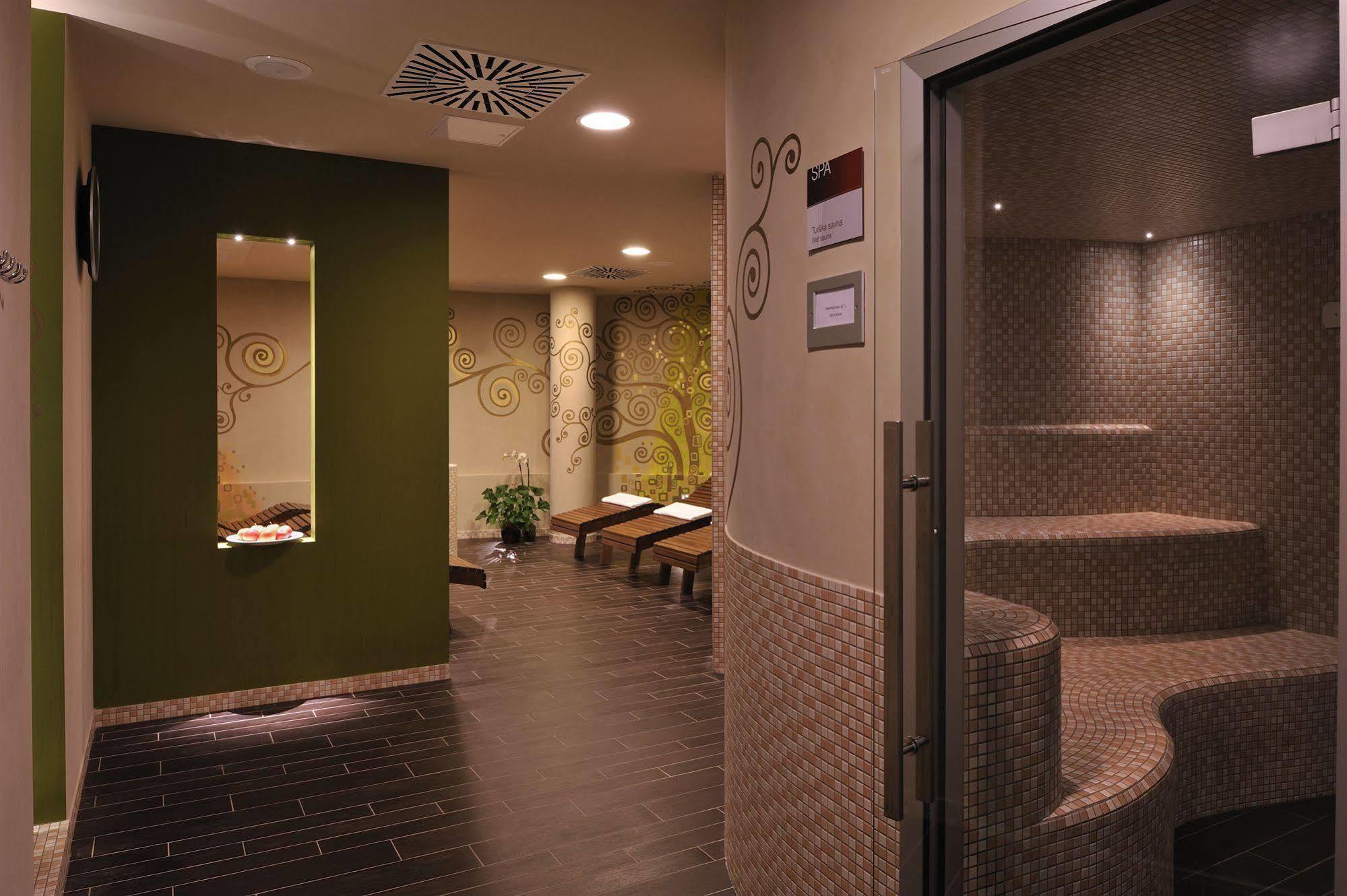 Lambergh Chateau & Hotel Dvorska Vas Luaran gambar